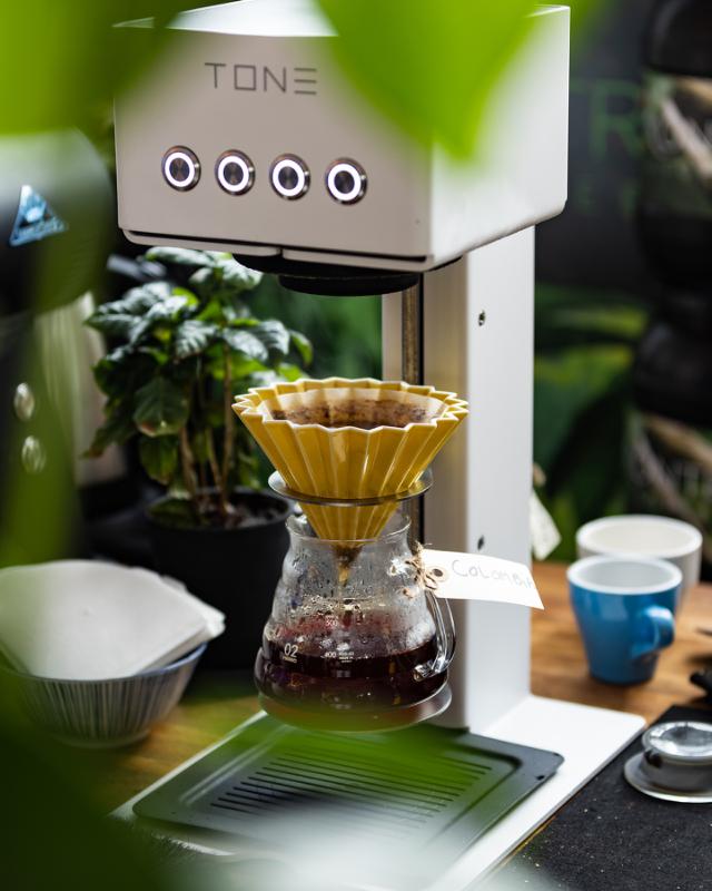tone kaffebrygger paa kontor