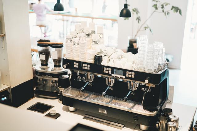 dalla corte espressomaskine og mahlkoenig kaffekvaern som kaffeloesning til kaffebar