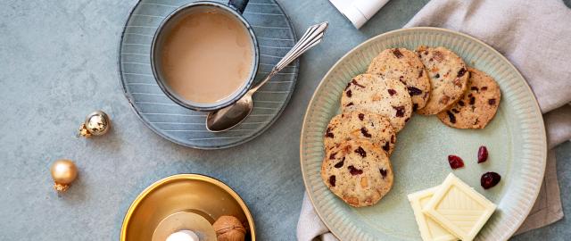 kaffespecier med hvid chokolade og tranebær