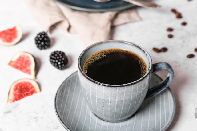 Kop kaffe fra filterkaffemaskinen